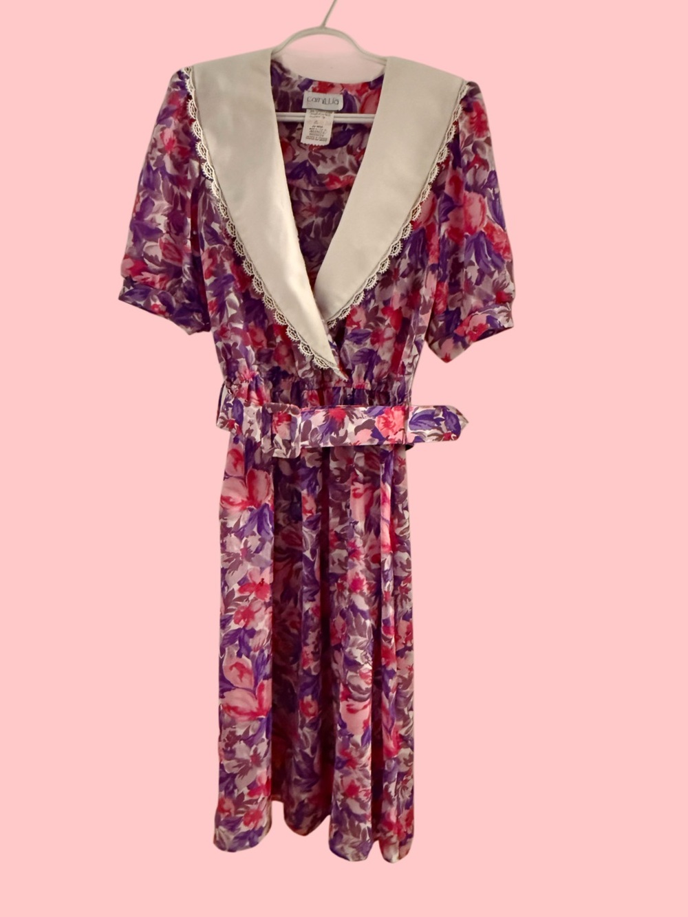 Vintage CamilliaPurple and Pink Floral Midi Dress with White Collar
